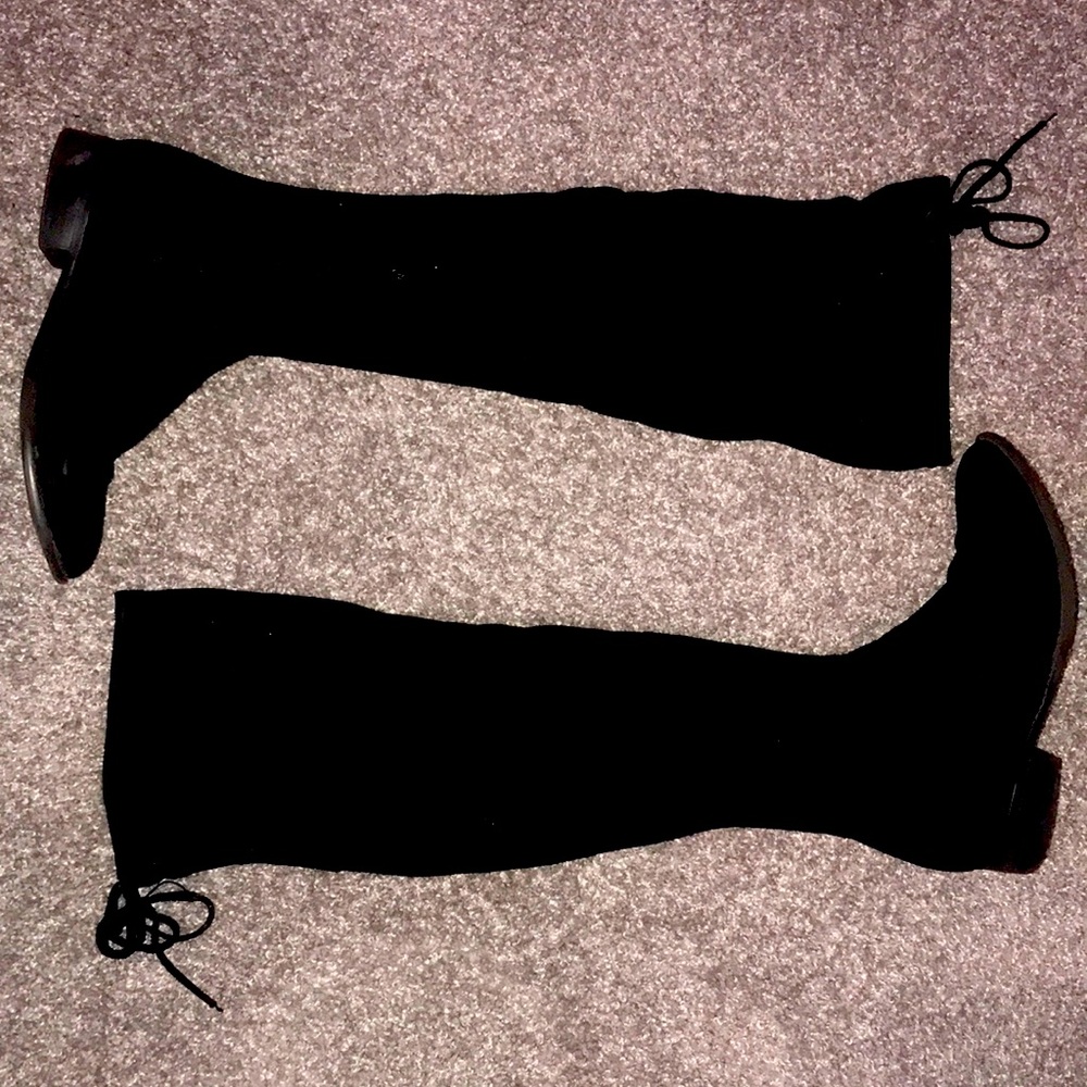 🌹💋KNEE HIGH SUEDE. FOAT HEEL BOOTS. WOMEN. SIZE 9.5 💋🌹